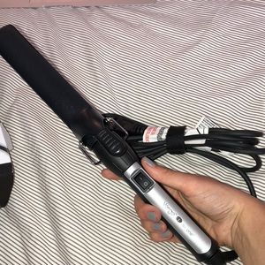 Verge by One ribbon wand